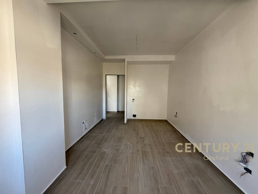 EKSLUZIVE!!!SHESIM APARTAMENT 1+1,TEK MALI I ROBIT NE GOLEM!