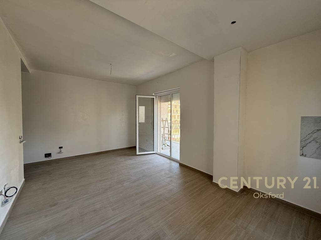 EKSLUZIVE!!!SHESIM APARTAMENT 1+1,TEK MALI I ROBIT NE GOLEM!