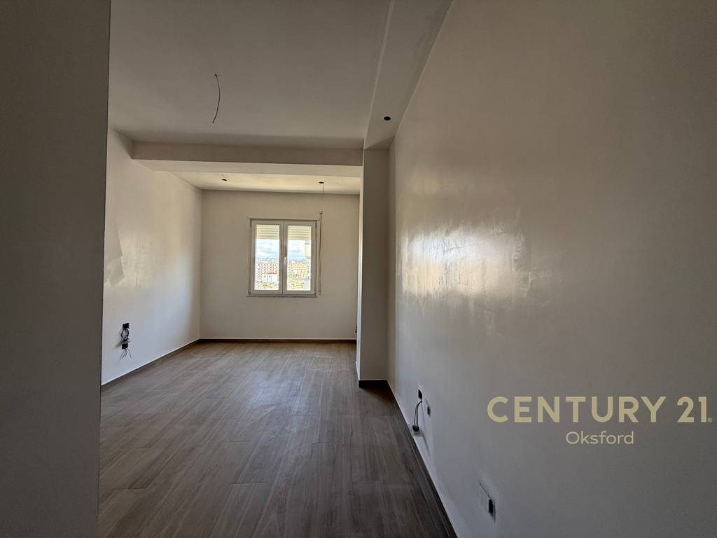 EKSLUZIVE!!!SHESIM APARTAMENT 1+1,TEK MALI I ROBIT NE GOLEM!