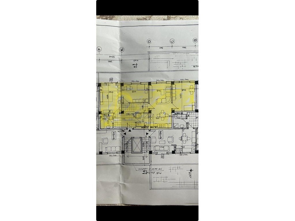 Ambjent per zyra me qira, Rruga Brigada VIII, "Bllok" - 130 m2