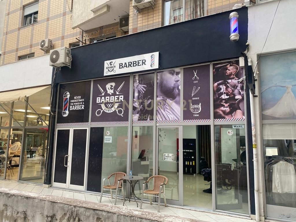 Ambient Komercial  Në Shitje në Astir , Tiranë !!