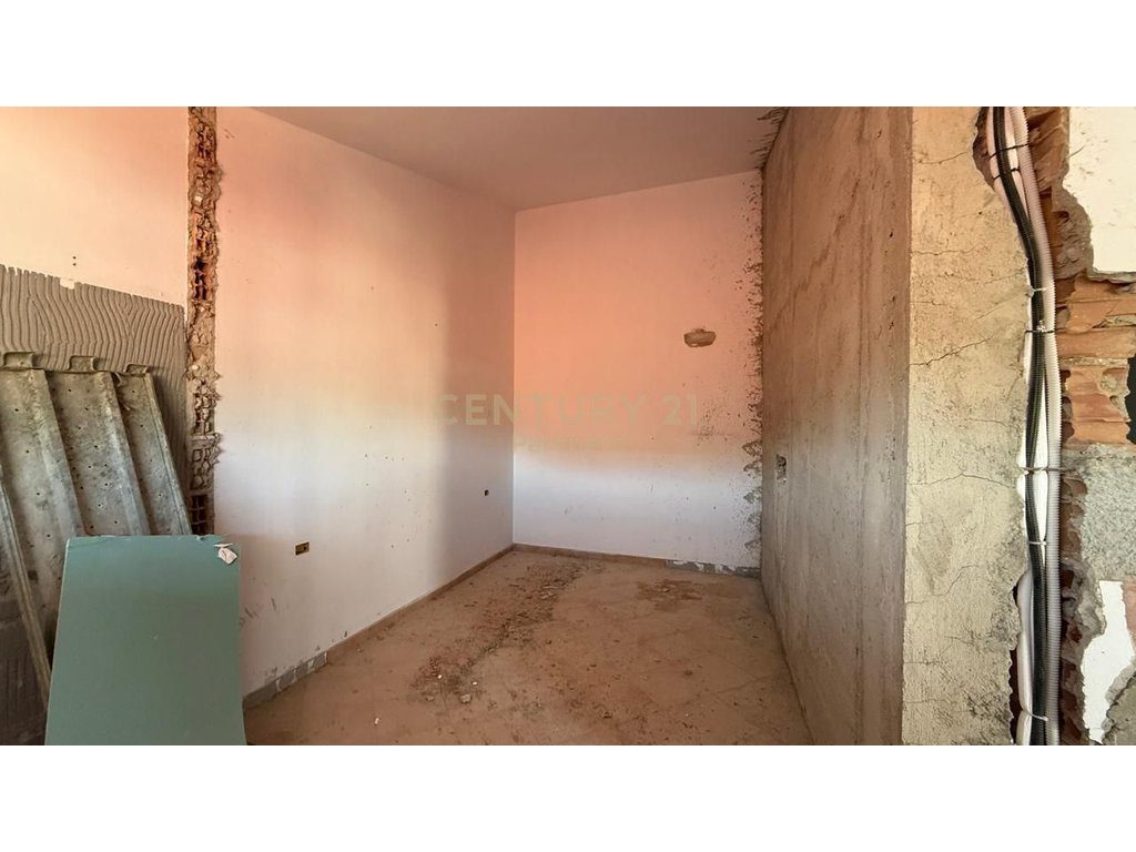 APARTAMENT 1+1 PER SHITJE NE SPILLE!