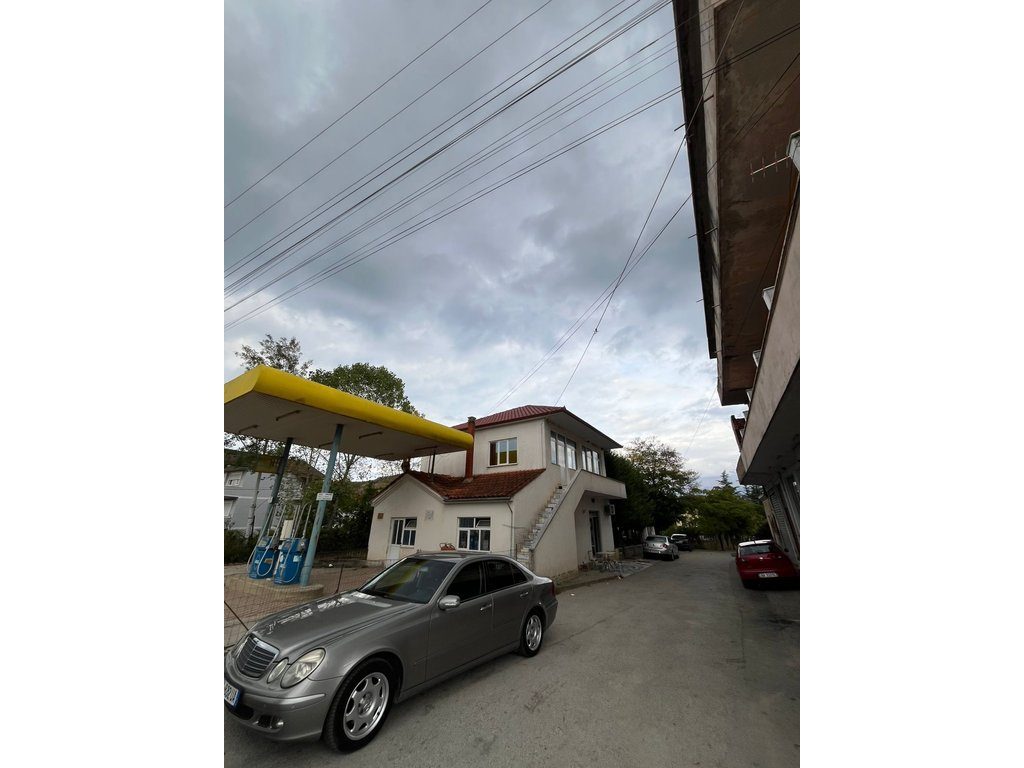 OBJEKT BIZNESI NË SHITJE – ÇERRAVË, POGRADEC!!!!!