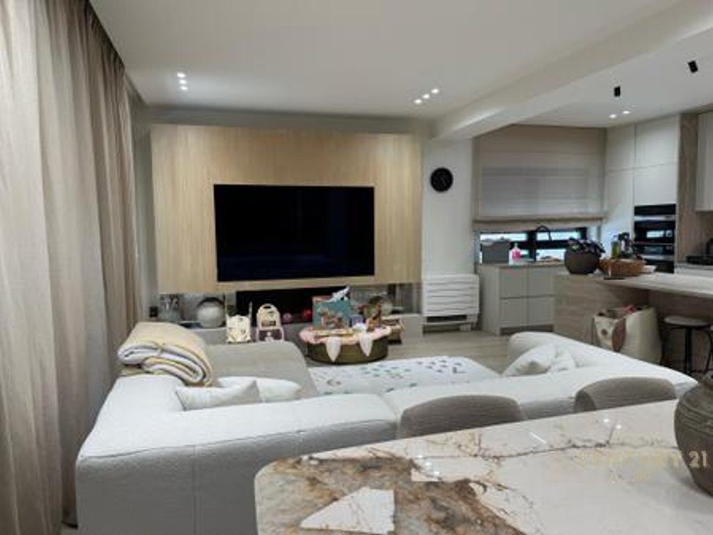 Apartament 2+1+2 luksoz & Post Parkimi te Rezidenca Kodra e Diellit!