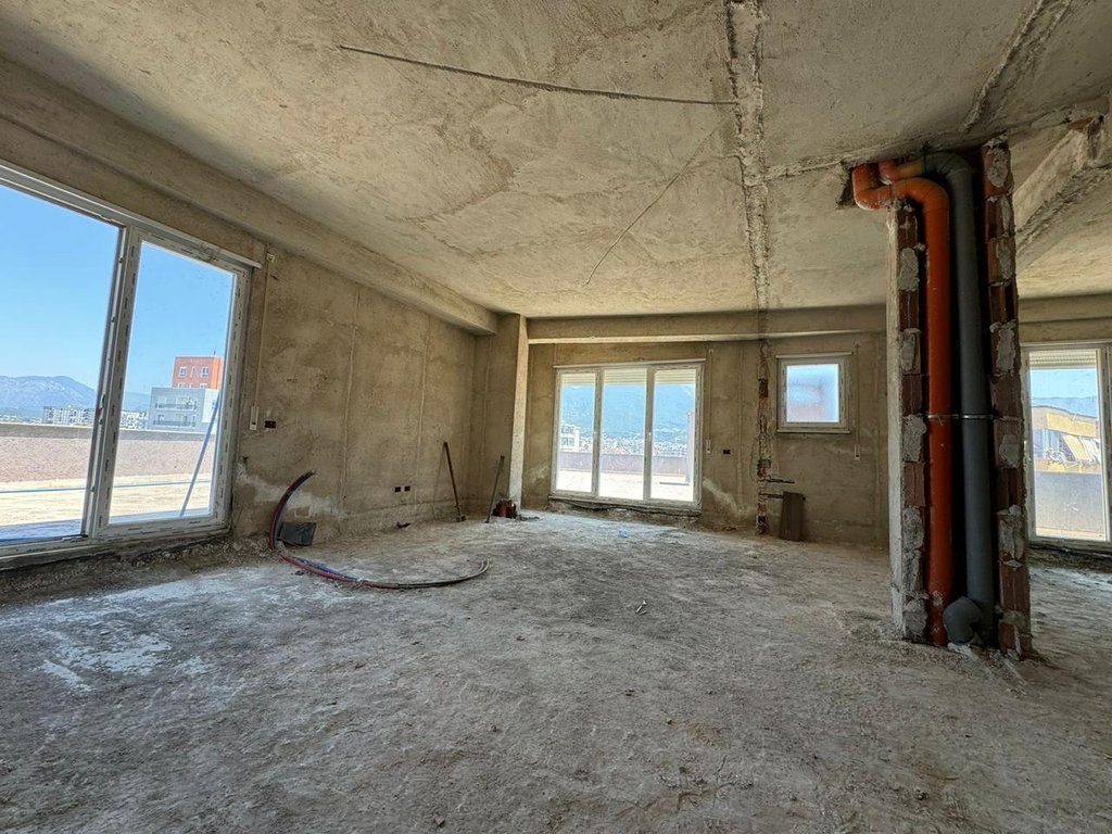 Penthouse 2+1 Për Shitje në Brryl , Tiranë