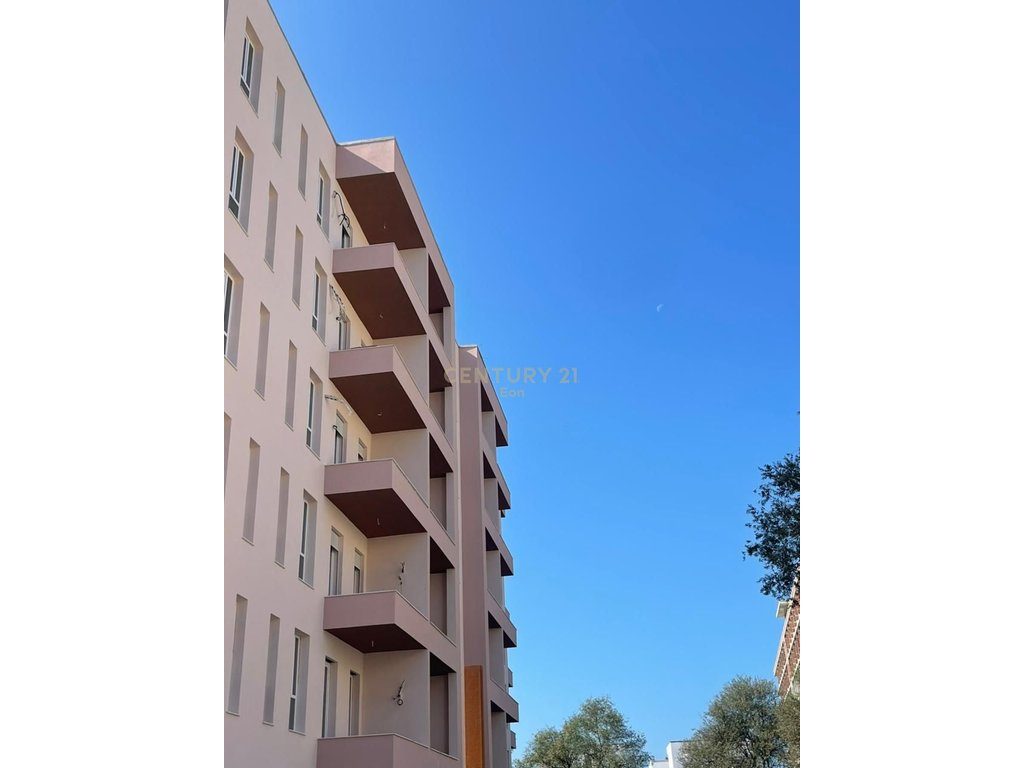 EXCLUZIVE SHITET APARTAMENT 1+1 NE GOLEM , 100M NGA DETI !