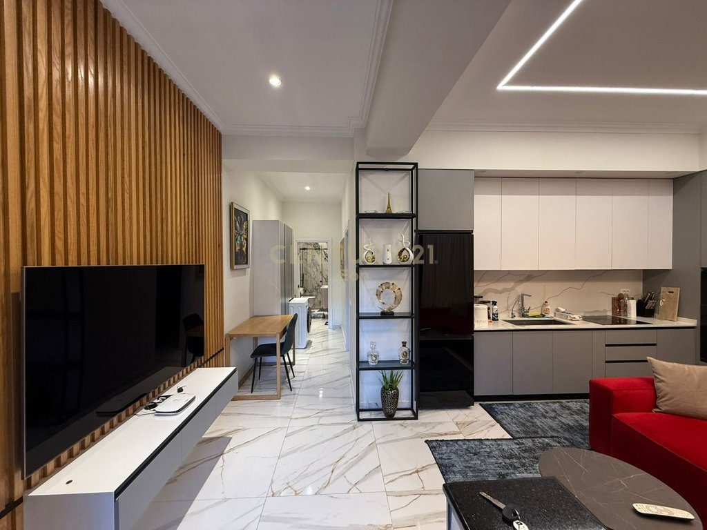 SHITET APARTAMENT 1+1 , E MOBILUAR NE DETAJE PRANE MUZEUMIT DURRES !