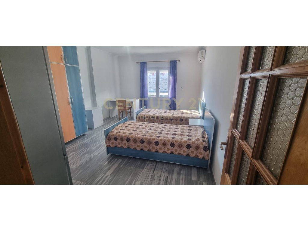 Apartament 2+1 me kuzhinë të veçuar dhe 2 ballkone për QIRA – Laprakë, Tiranë