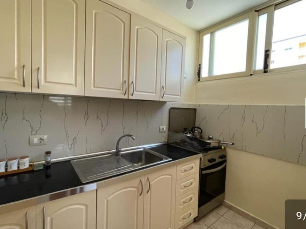 APARTAMENT 2+1 PER QIRA,PRANE TEATRIT!