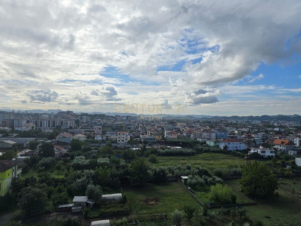 Shesim apartament 2+1 "Rruga 7 Marsi" Kamez!