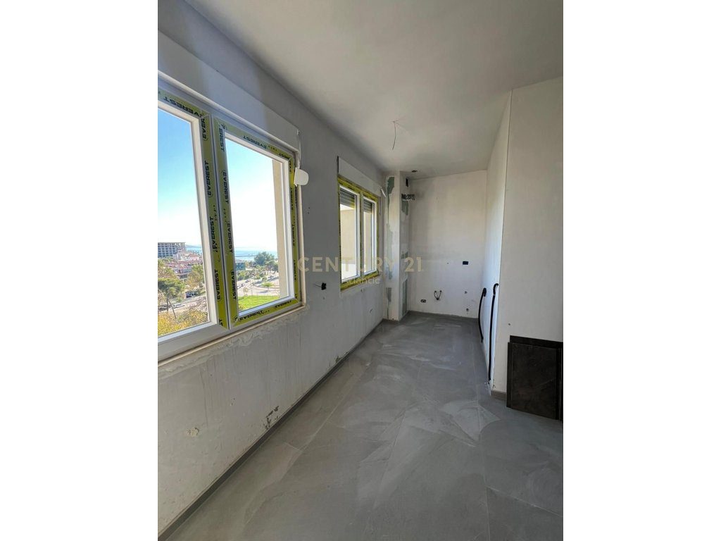 Apartament me lokacion fantastik dhe pamje deti ,  1+1 Për Shitje në Golem, Durrës - 92,990€ | 54.7 m² - Century 21 Alba...