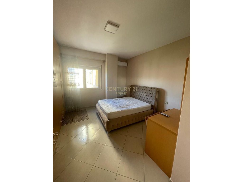 SHITET APARTAMENT 2+1 PRANE HOTEL HILTON
