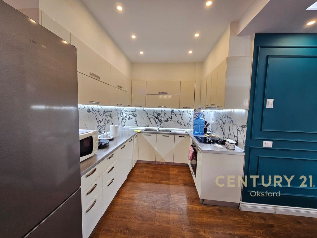 SHESIM APARTAMENT 2+1 PLUS VERANDE NE YZBERISHT!