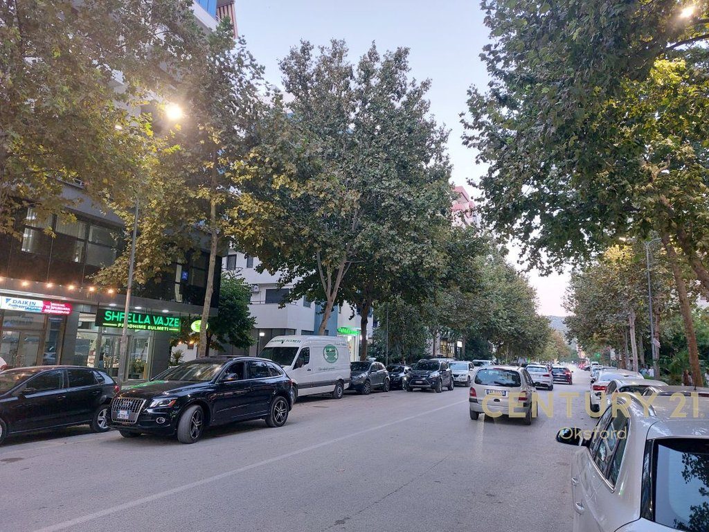 SHITET 2+1+2  RRUGA E ÇIPAJVE VLORË.