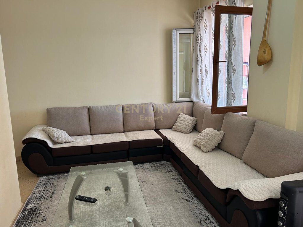 JEPET ME QIRA APARTAMENT 2+1+2 PRANE TERMINALIT TE AUTOBUSAVE, TEK CASA ITALIA