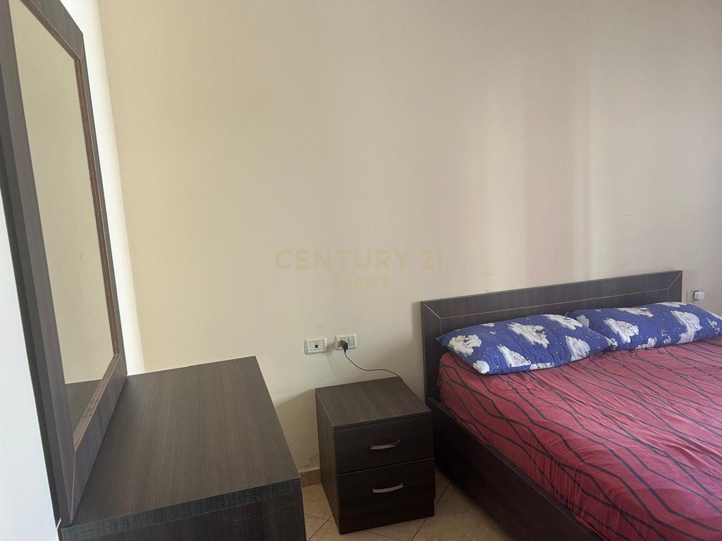 JEPET ME QIRA APARTAMENT 2+1+2 PRANE TERMINALIT TE AUTOBUSAVE, TEK CASA ITALIA