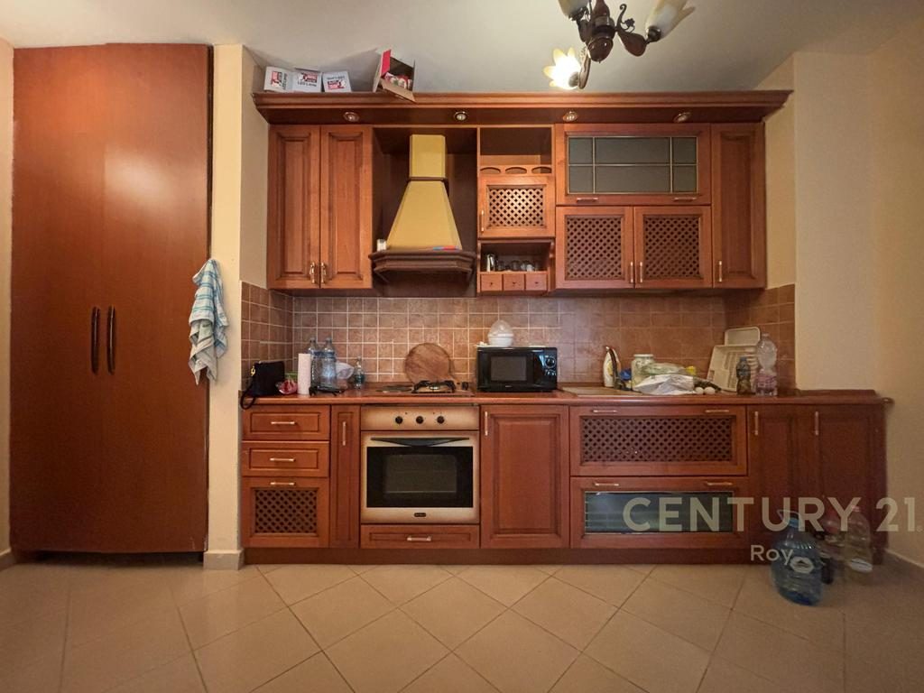 APARTAMENT PER QIRA PRANE DETIT NE GOLEM!