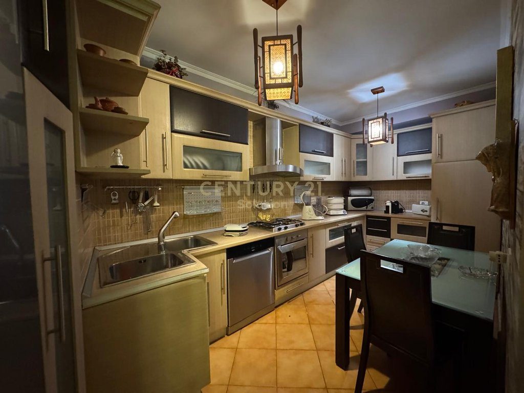 JEPET ME QERA APARTAMENT 1+1 TEK AIR ALBANIA!