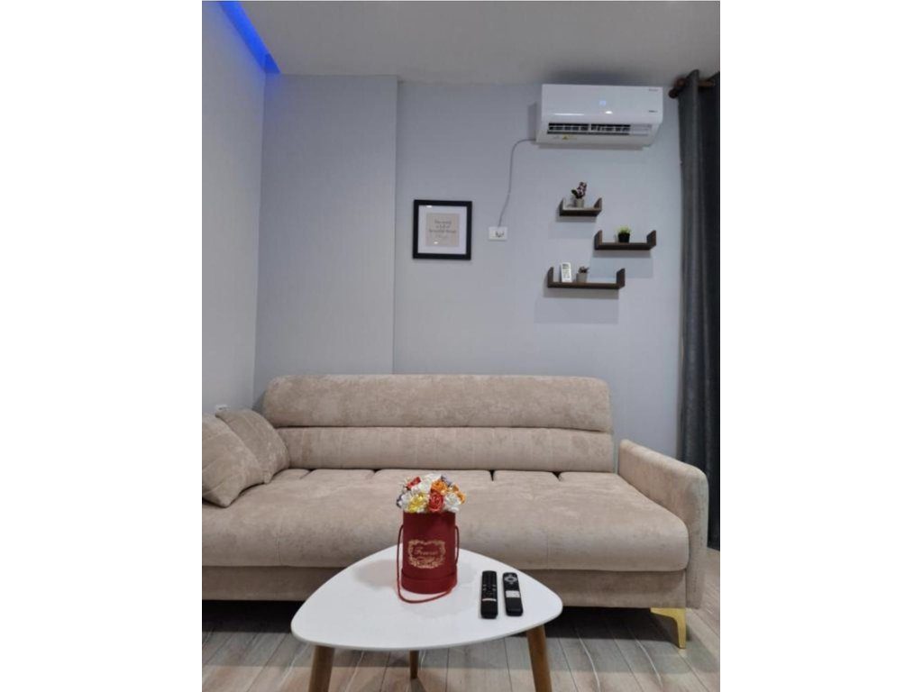 STUDIO PER QERA, NE LUNGOMARE 2(I disponueshem nga Shtatori)!