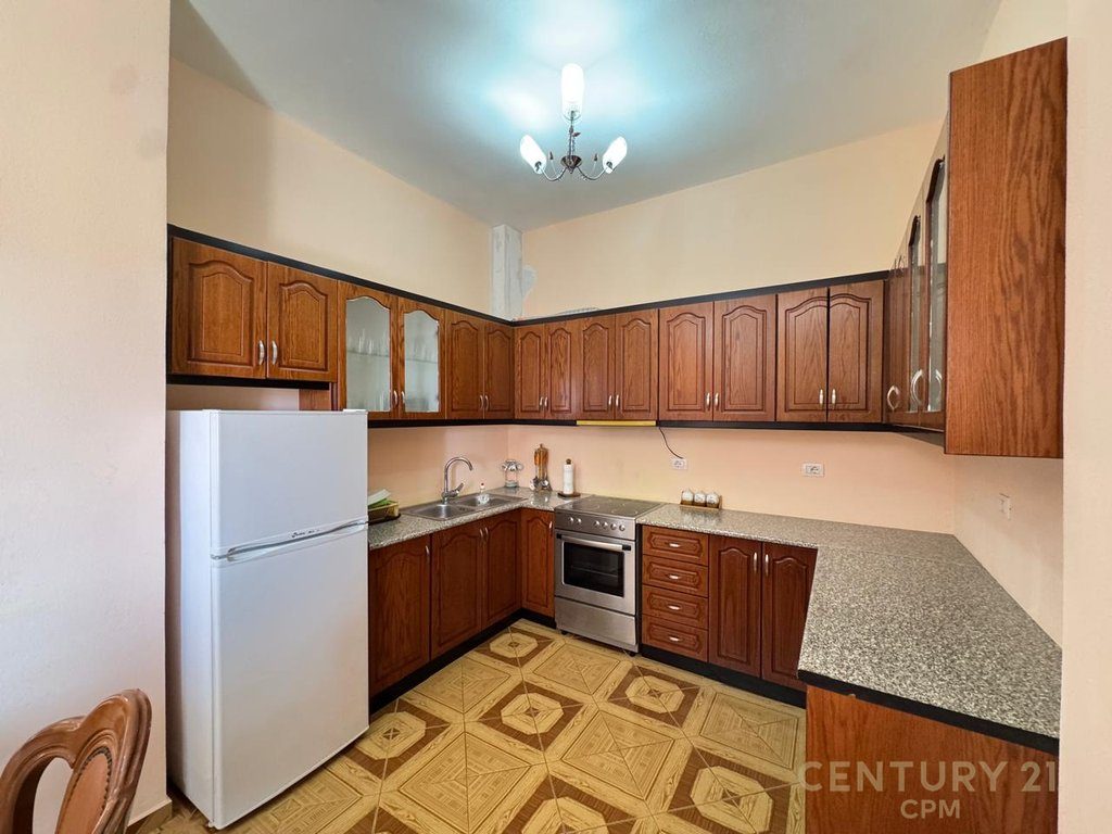 APARTAMENT 2+1 PER SHITJE NE SARANDE!