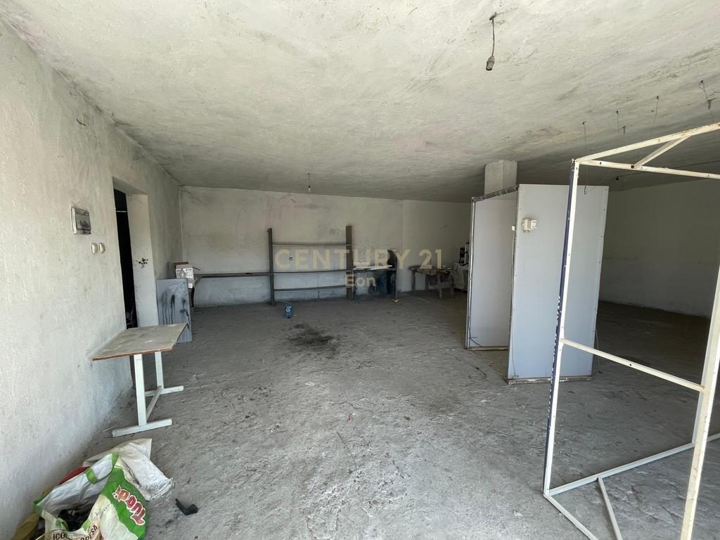 Jepet me qira Magazinë 117m2 në Shkozet !!