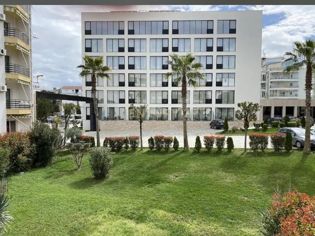 JEPET ME QIRA APARTAMENT 1+1 AFER DETIT NE GOLEM PRANE PREMIUM HOTEL!