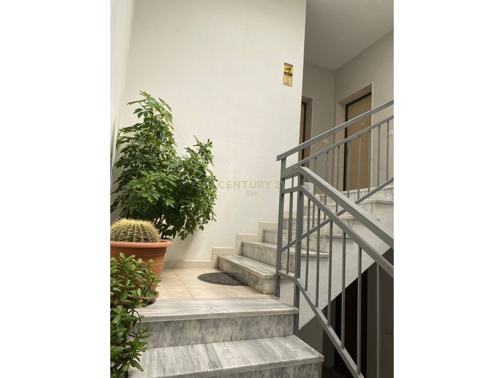 JEPET ME QIRA APARTAMENT 1+1 AFER DETIT NE GOLEM PRANE PREMIUM HOTEL!