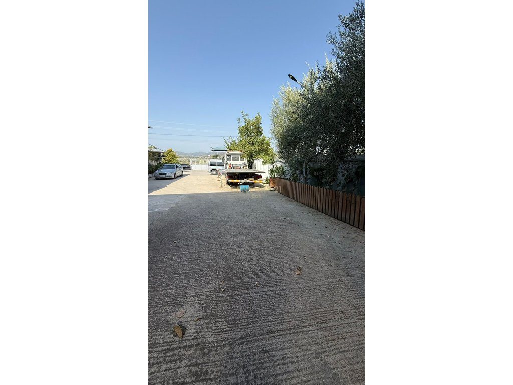 JEPET KAPANON ME QERA 630M2 , NE ROMANAT !