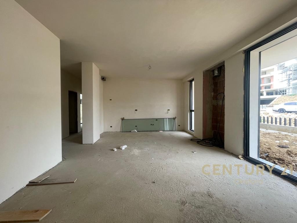 SHITET APARTAMENT 3+1+2 ME OBORR DHE 2 POSTE PARKIMI TE TULIPAN RESIDENCE