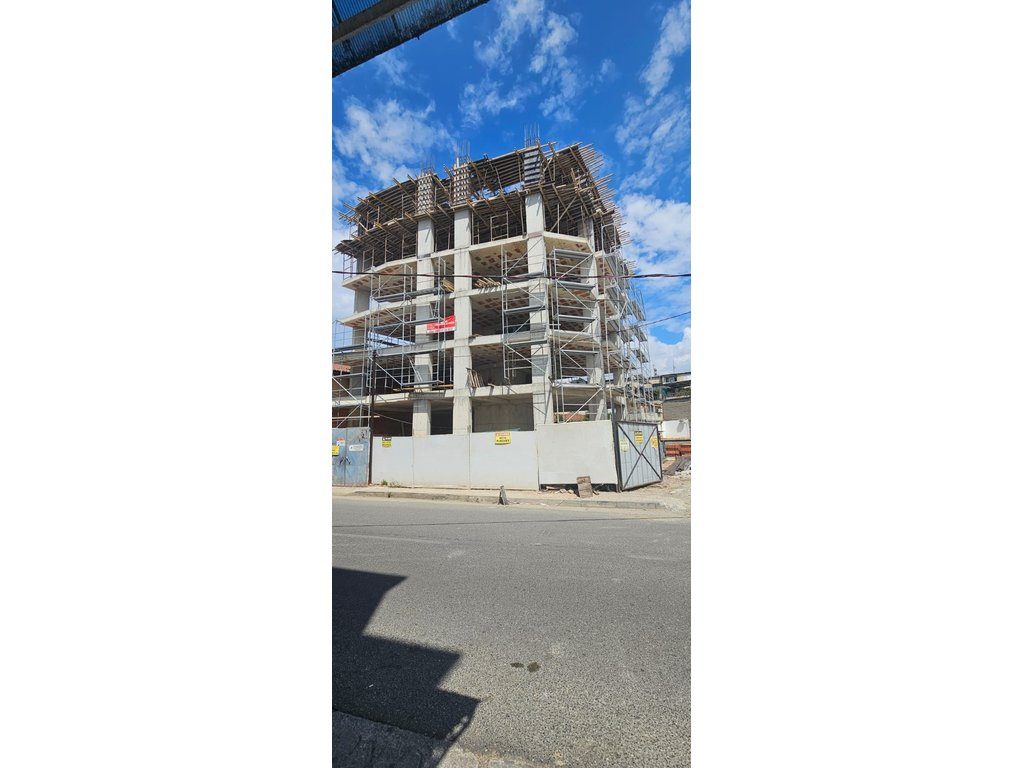 Prane shkolles "1 Maji", Ali Demi ofrojme per shitje Apartament 3+1+2!