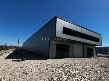 Godinë Komerciale Premium për Qira – Showroom buzë autostradës Tiranë–Durrës!