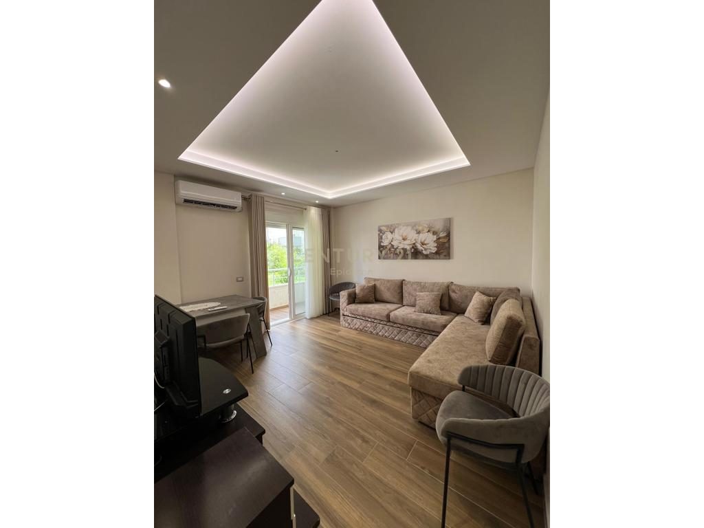 Shitet apartament 1+1 ne Qerret, 150 m larg detit!