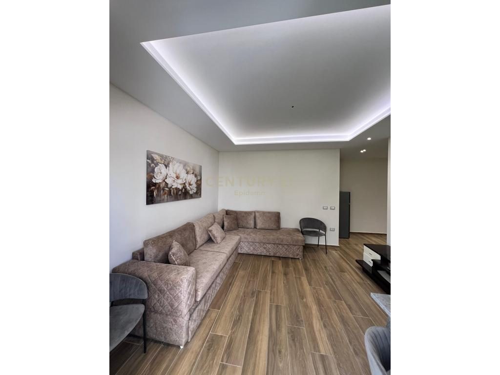 Shitet apartament 1+1 ne Qerret, 150 m larg detit!