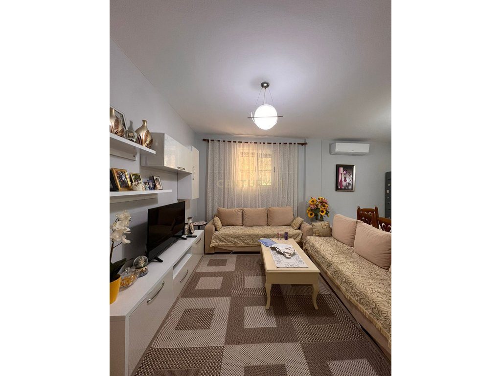 SHITET APARTAMENT 2+1 NE ZEMER TE DURRESIT PRANE AMFITEATRIT!