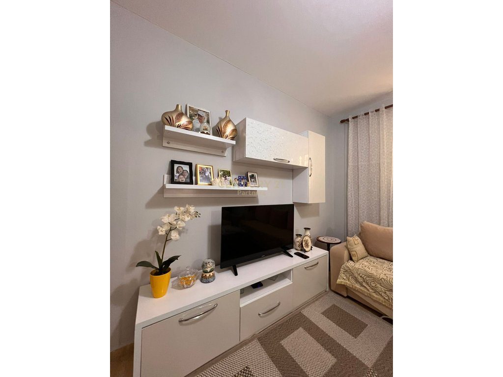 SHITET APARTAMENT 2+1 NE ZEMER TE DURRESIT PRANE AMFITEATRIT!