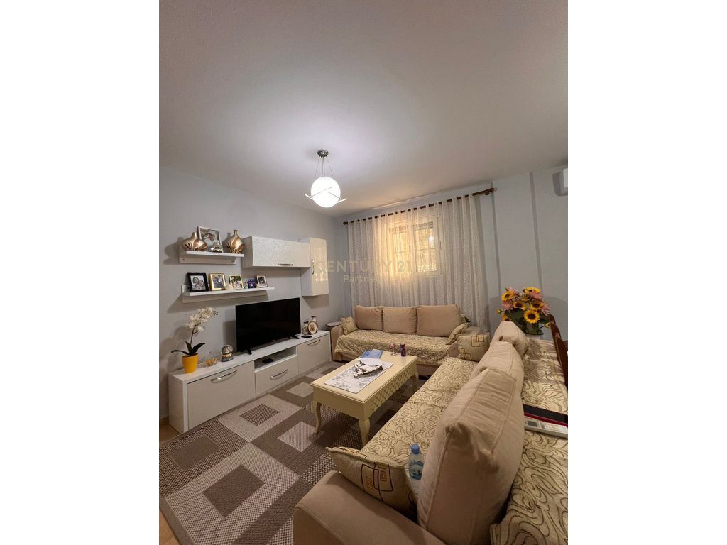 SHITET APARTAMENT 2+1 NE ZEMER TE DURRESIT PRANE AMFITEATRIT!