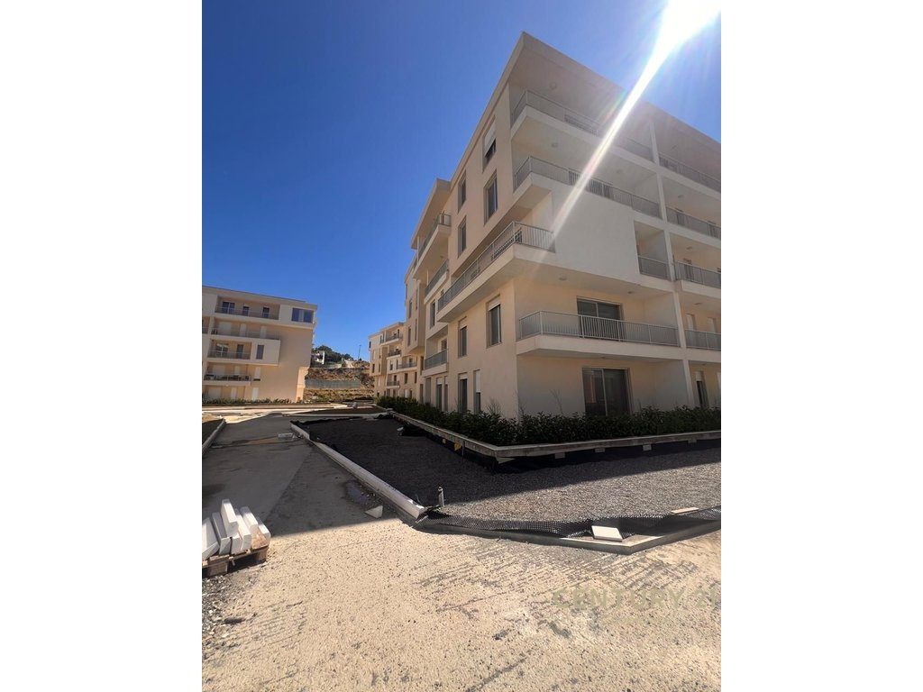 SHESIM APARTAMENT 2+1 NE DURRES, PAMJE NGA DETI, ORIENTIMI PERENDIM