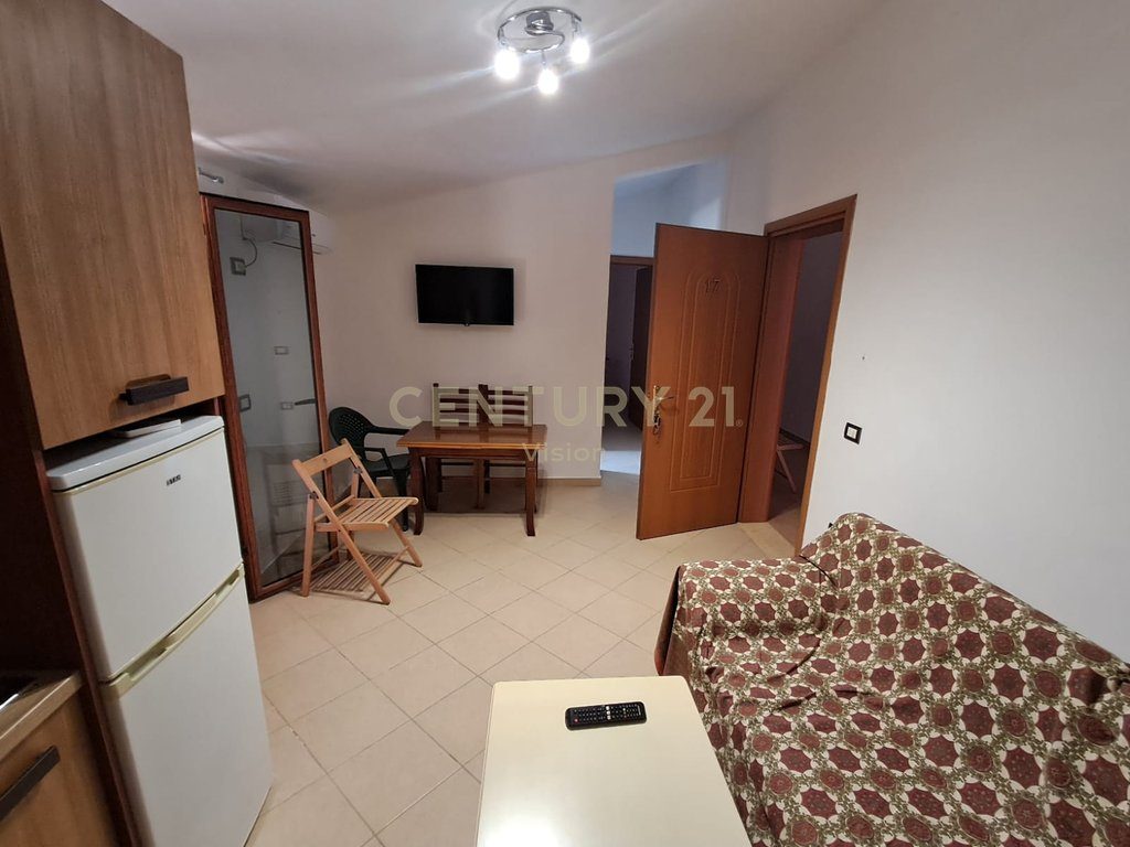 Hotel 4-katesh + 2400 m2 toke  për shitje në Shëngjin | 2400 m²