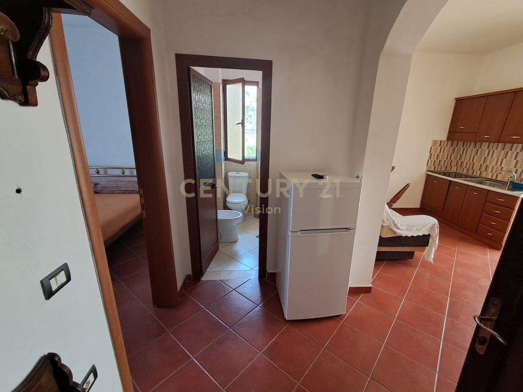 Hotel 4-katesh + 2400 m2 toke  për shitje në Shëngjin | 2400 m²