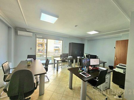 Jepet me Qira per Zyra apartament 3+1+2 ne BLLOK.
