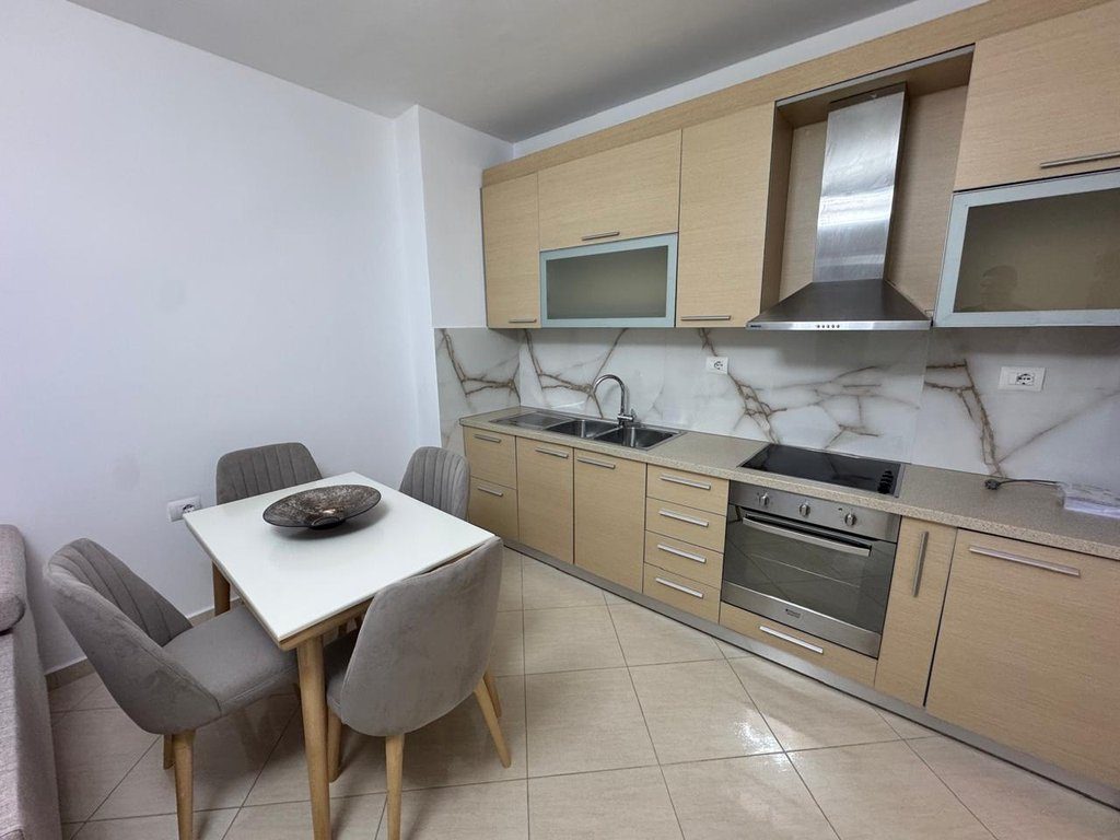 APARTAMENT 1+1 PER QERA ,NE LUNGOMARE!