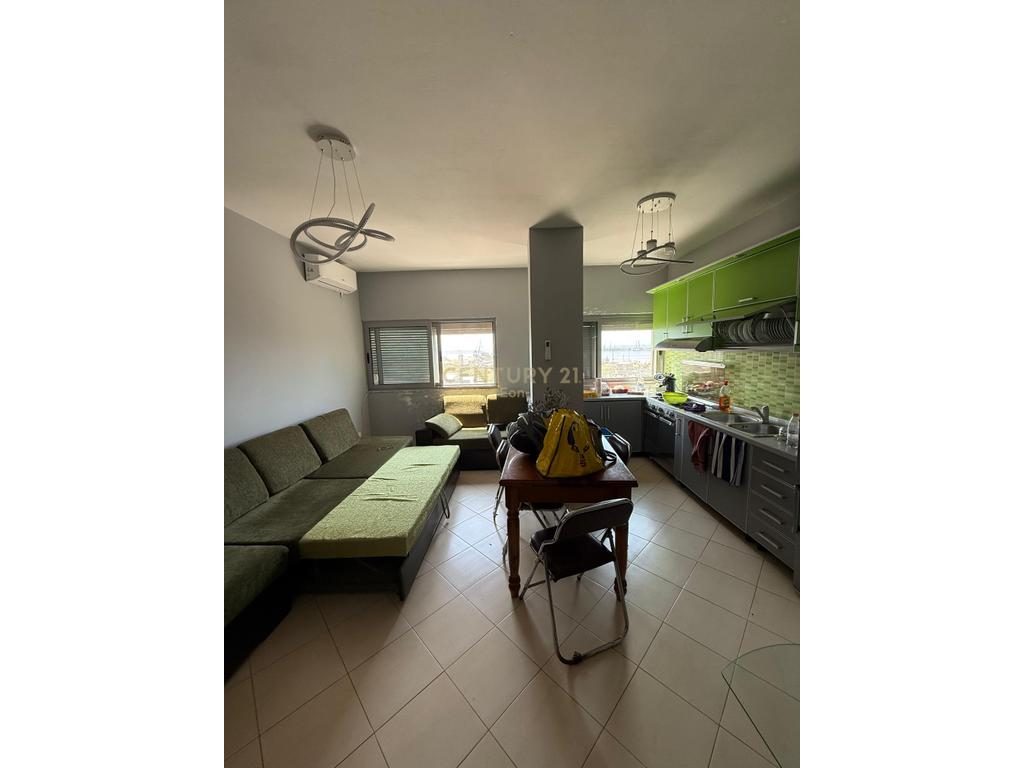 Apartament 1+1 Me Qira prane UKD, Durrës !