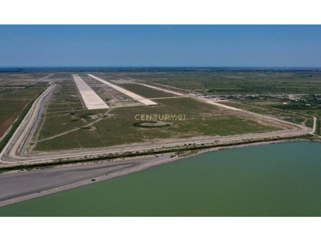 SHESIM TOKE PERBALLE HYRJES SE AEROPORTIT NE VLORE !!!