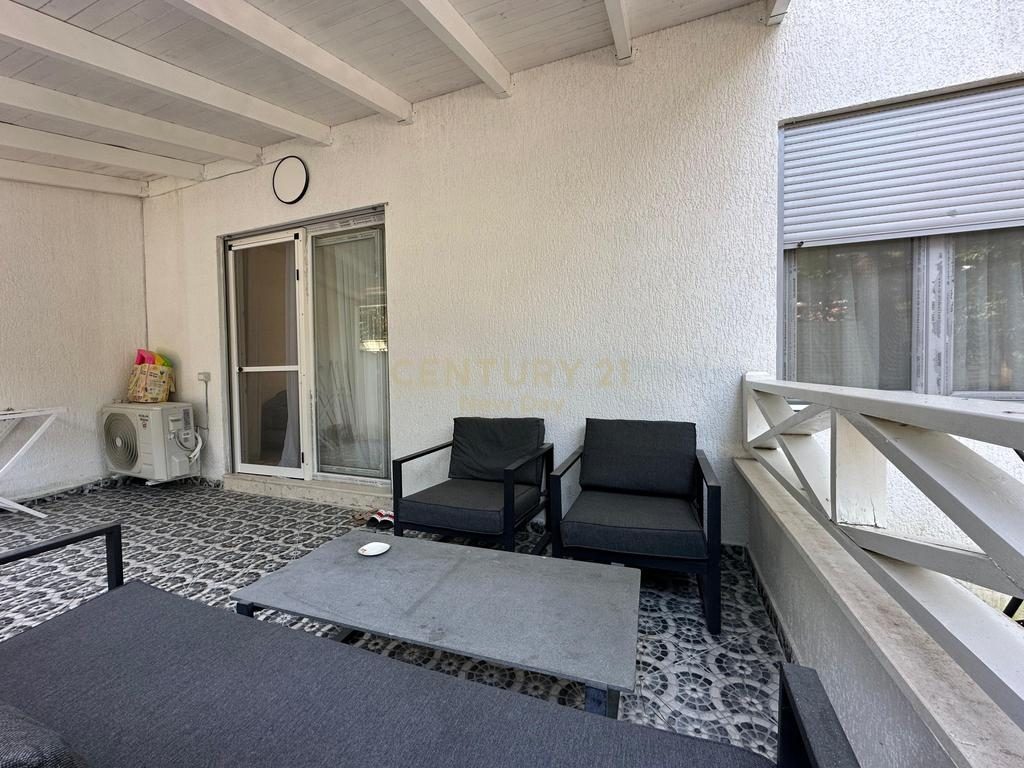 SHITET APARTAMENT 2+1 ME OBORR NE QERRET - 289000€ | 177 m²