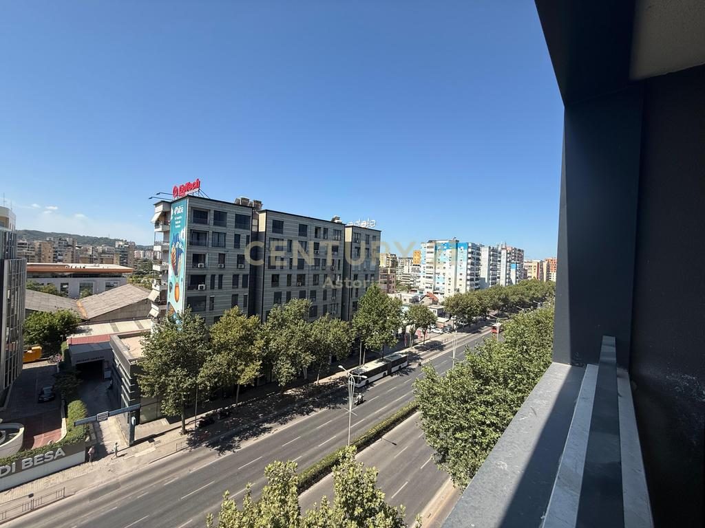 Jepen me qira 4 apartamente në të njëjtin kat – Rruga “Dritan Hoxha”