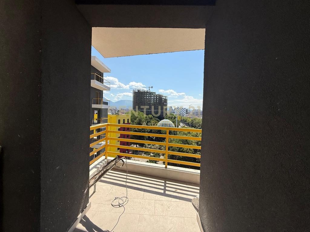 Jepen me qira 4 apartamente në të njëjtin kat – Rruga “Dritan Hoxha”