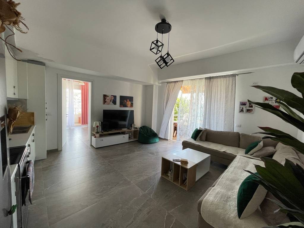 SARANDE, SHESIM APARTAMENT 2+1 ME PAMJE NGA DETI