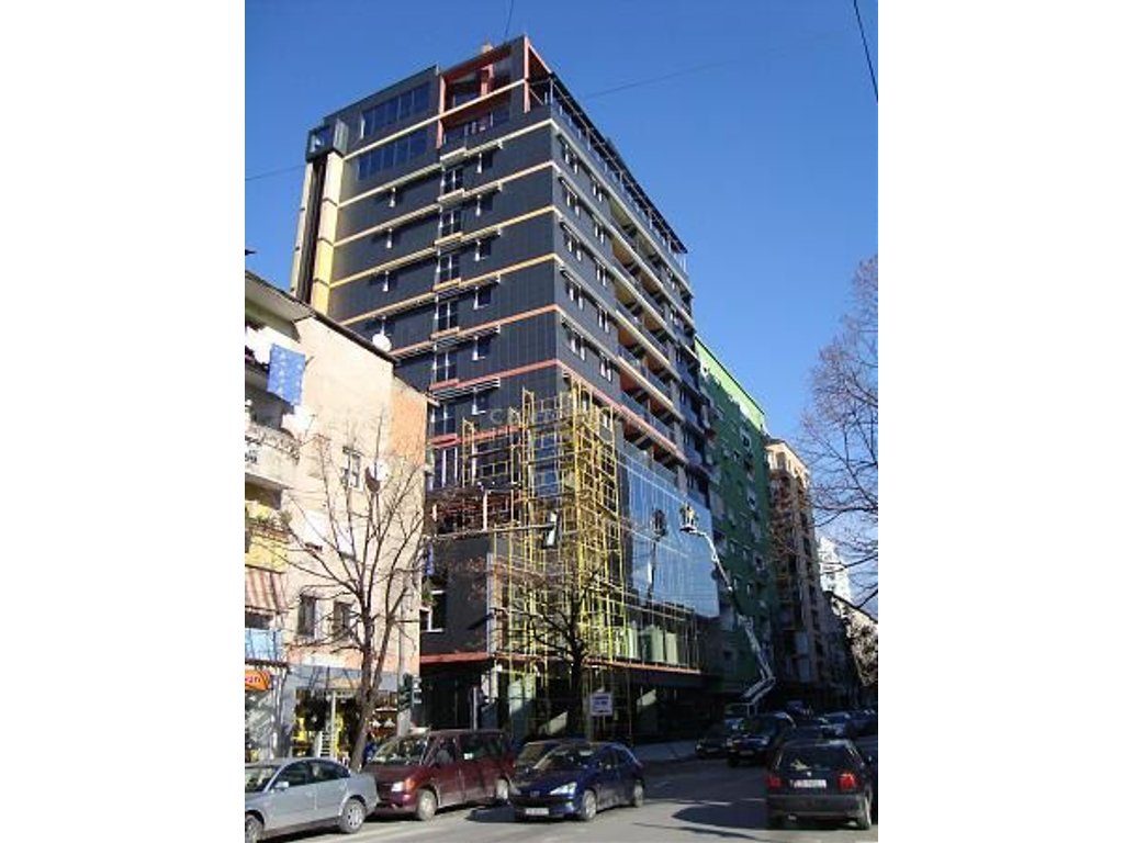 Zyrë Me Qira tek Vesa Center, Ish-Blloku - 750€ | 37 m²