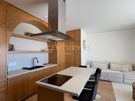 SHITET APARTAMENT 2+1 NE PASKUQAN BUZE RRUGES KRYESORE