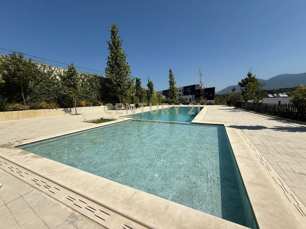 QIRA, APARTAMENT MODERN 3+1+2 , LIQENI I THATE !!